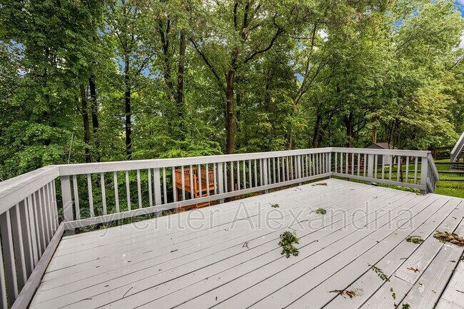 Building Photo - 6410 Kings Landing Rd
