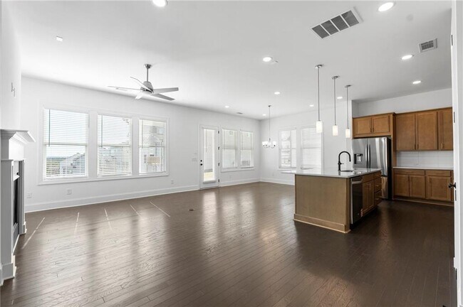 Building Photo - 1042 Winding Br Dr