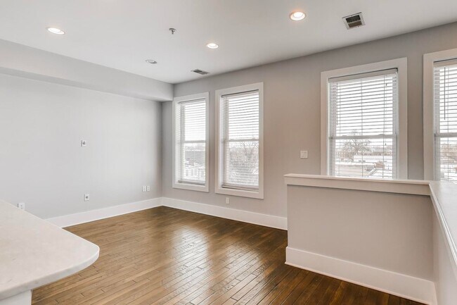 Building Photo - 1220 19th St NE