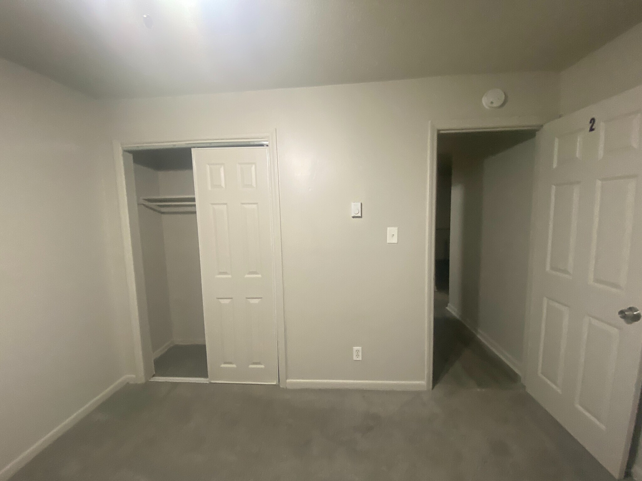 Building Photo - Room in Condo on Alamance Church Rd