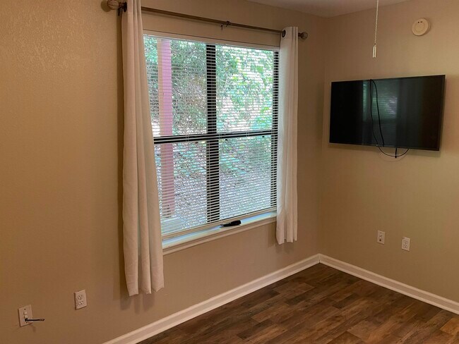 Building Photo - 2310 Timber Oak Ln
