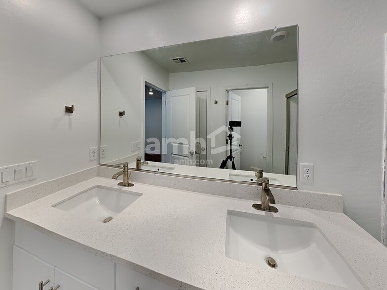 Building Photo - 21511 S 231st Way