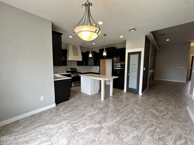 Building Photo - 13108 Round Ridge