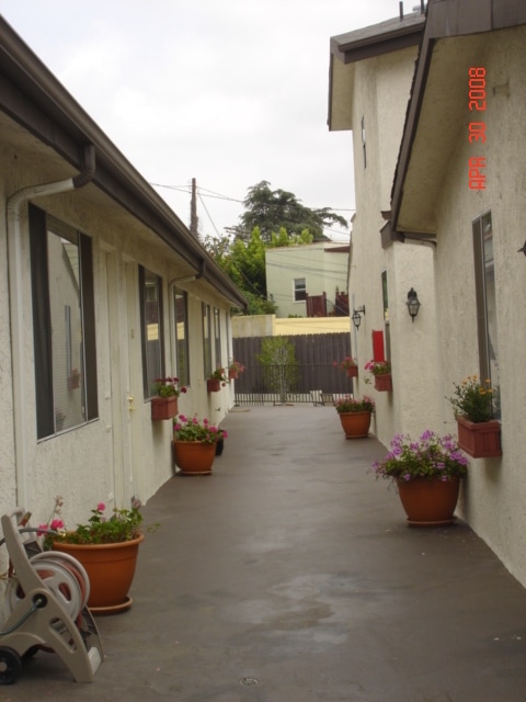 Building Photo - 7665 Fountain Ave