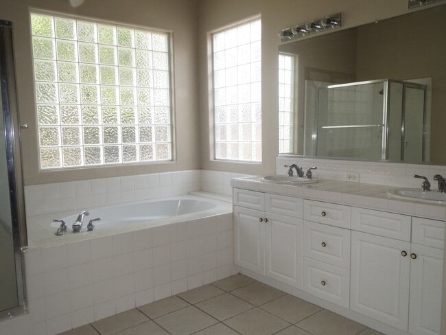 Building Photo - Semi-custom home at Buchanan Estates.