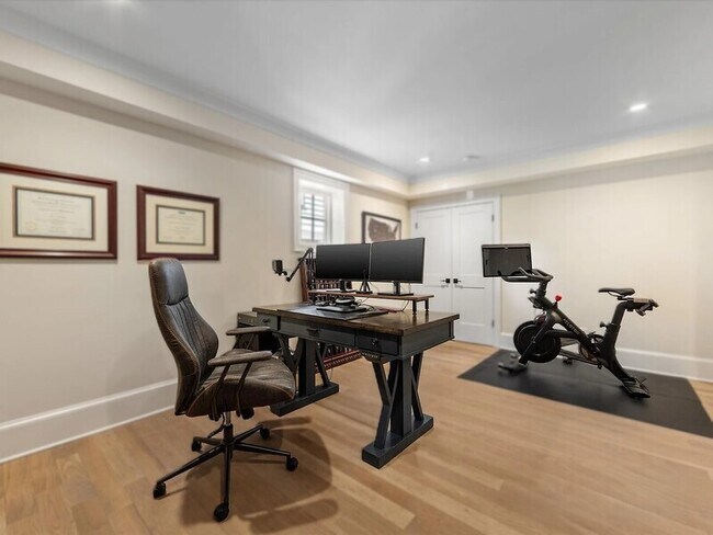 Building Photo - 2500 Marshall Pl