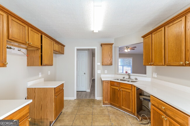 Building Photo - 852 New England Ct