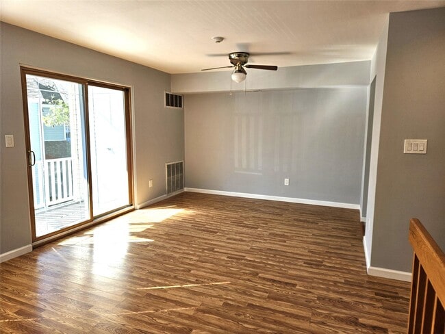 Building Photo - 210 Fairview Cir