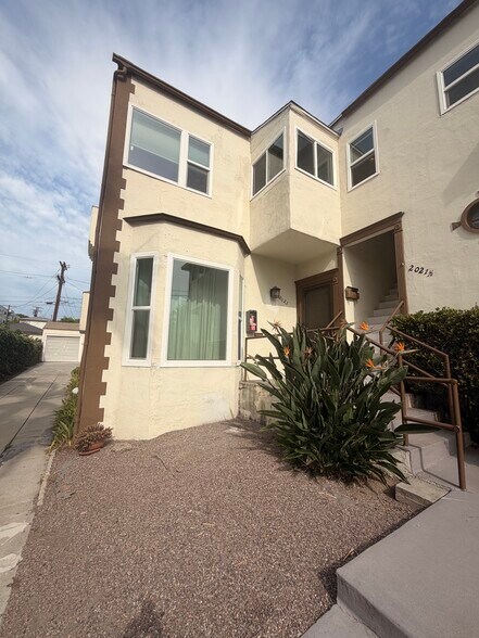 Building Photo - 2023 Talmadge St