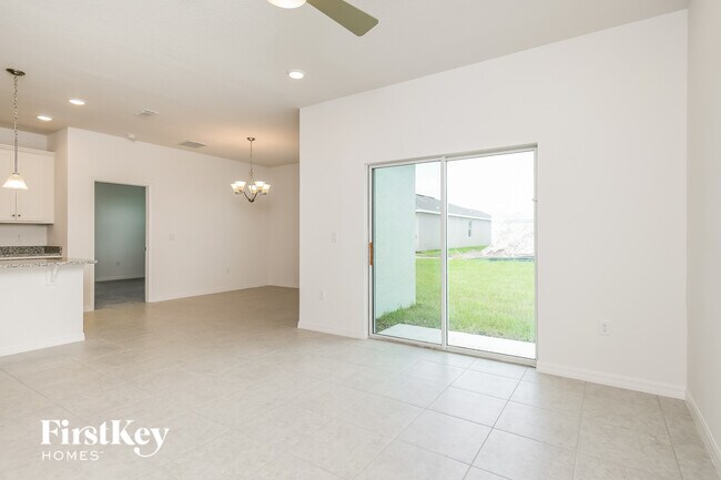 Building Photo - 1585 Isleta Lp