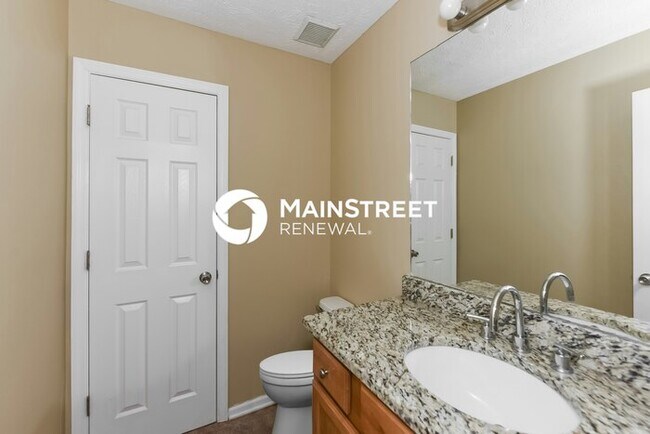 Building Photo - 5 Bedroom Pet-Friendly Home in Murfreesboro, TN with Main Street Renewal