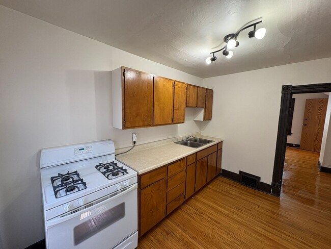 Building Photo - 1526 S 23rd St