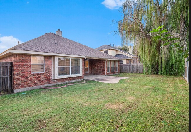 Building Photo - 403 Victory Ln