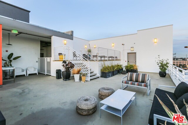 Building Photo - 825 E 4th St