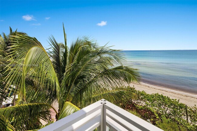 Building Photo - 6801 Collins Ave