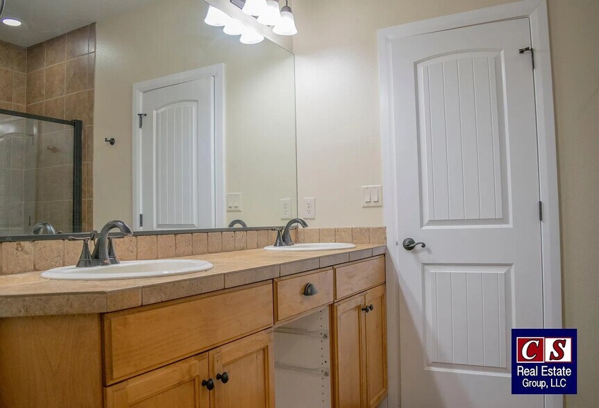 Building Photo - 388 N 3380 W