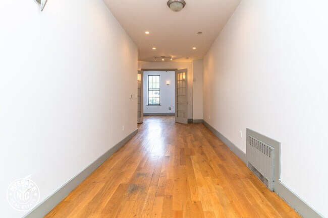Building Photo - 231 Jefferson St