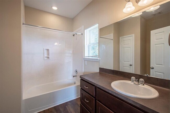 Building Photo - 8134 Cabot St