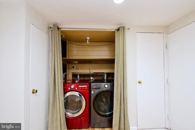 Building Photo - 10217 McKean Ct