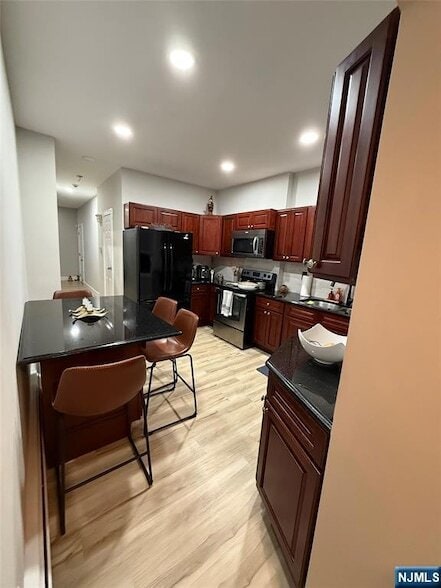 Building Photo - 1502 39th St