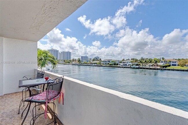 Building Photo - 2017 S Ocean Dr