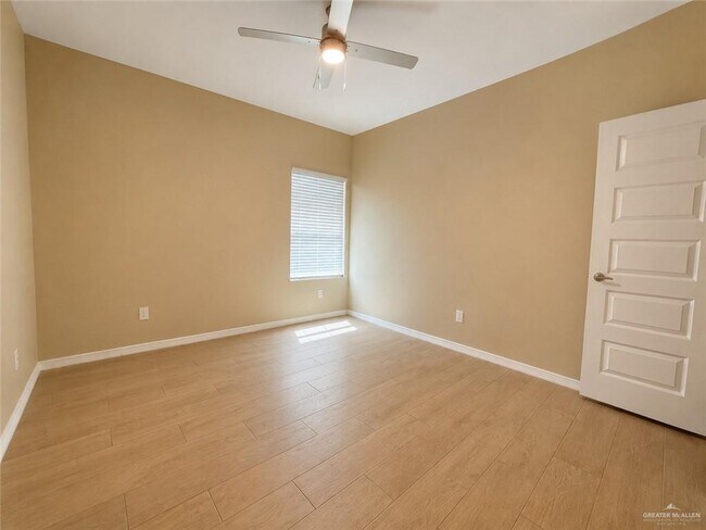 Building Photo - 3101 W Sandlewood St