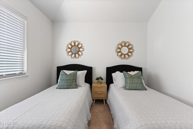 Building Photo - 12120 Desert Quail Ave