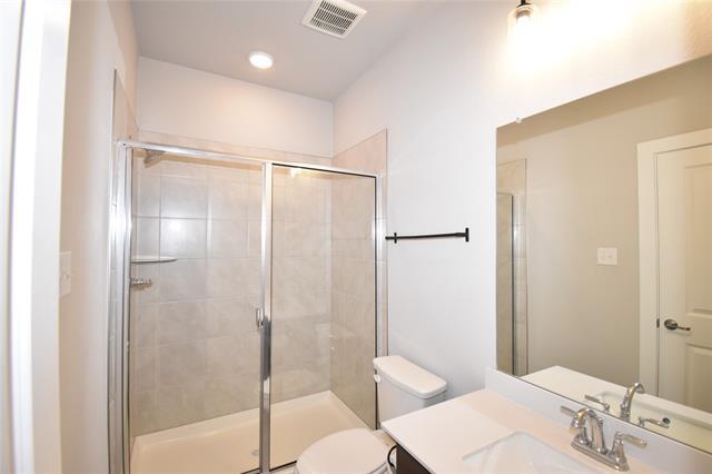 Building Photo - 3304 Lenten Rose Ln