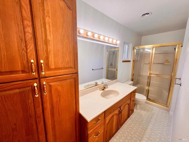 Building Photo - 851 Rolling Green Dr