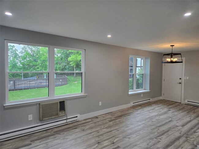 Building Photo - 548 Sierra Vista Ln
