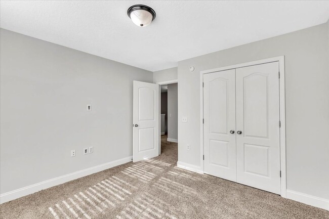 Building Photo - 3 Br, 2.5 Ba Townhome In Richmond Hill