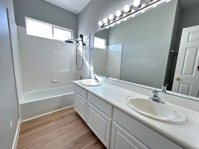 Building Photo - 5-Bedroom Silverado Ranch Home with Pool!