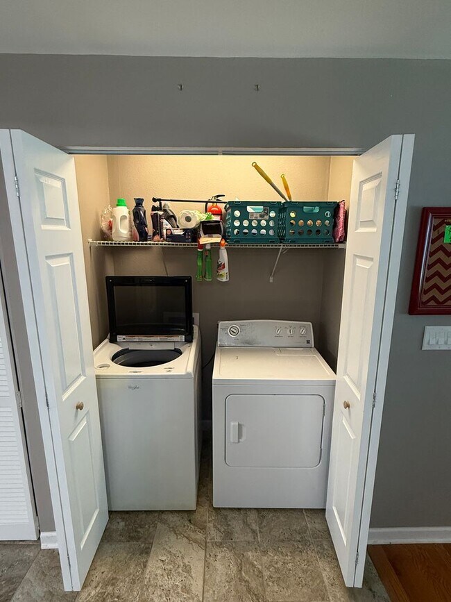 Building Photo - 3/2 Single Family Home Close to FSU!