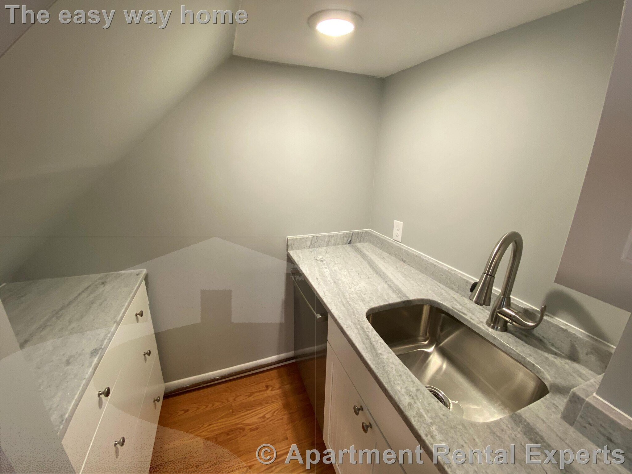 Building Photo - 73 Hall Ave