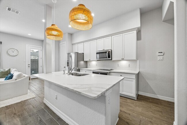 Building Photo - 1514 Canter Bayou Way