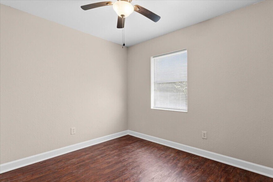 Building Photo - 11907 NW 147 Pl