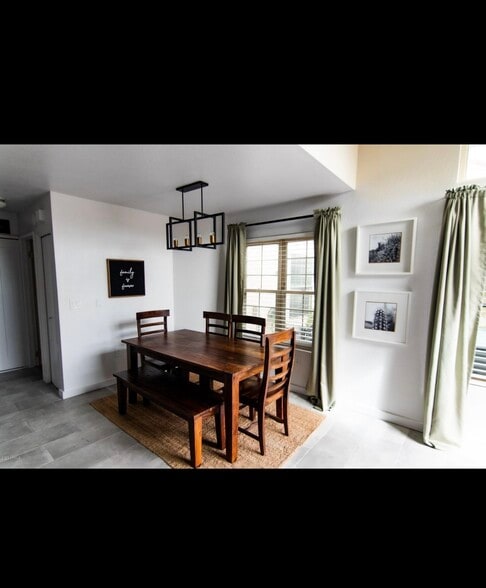 Building Photo - 602 N May