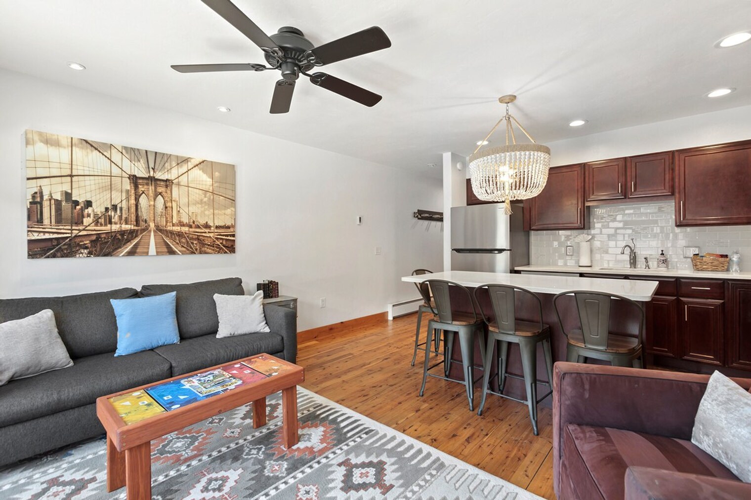 Building Photo - 421 S Main St