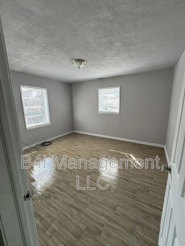 Building Photo - 2343 Huggins St