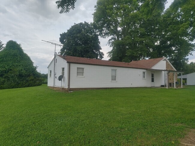 Building Photo - 3800 R Rd