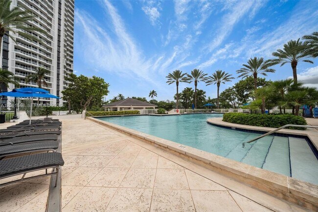 Building Photo - 21205 Yacht Club Dr