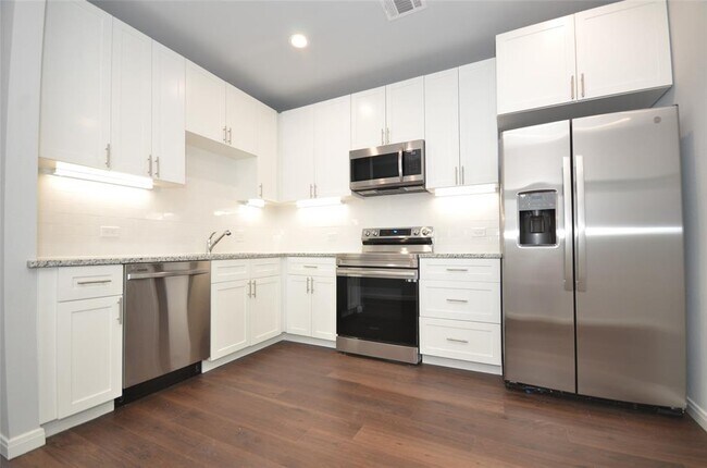 Building Photo - 18825 Luminescent Ln
