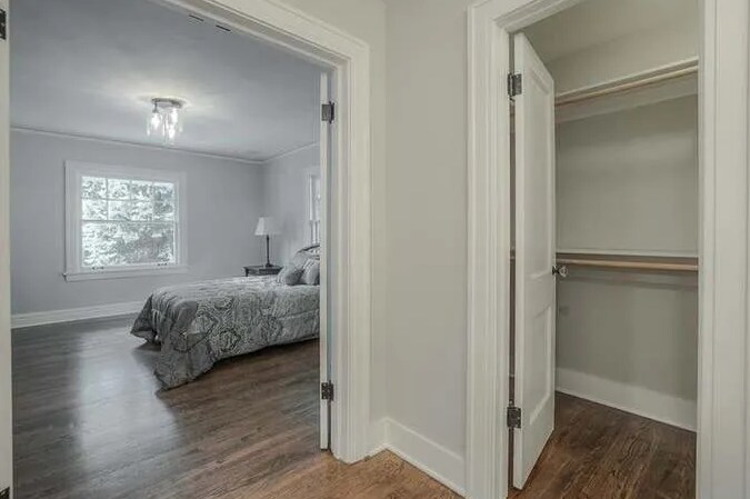 Building Photo - 36 W 58th St