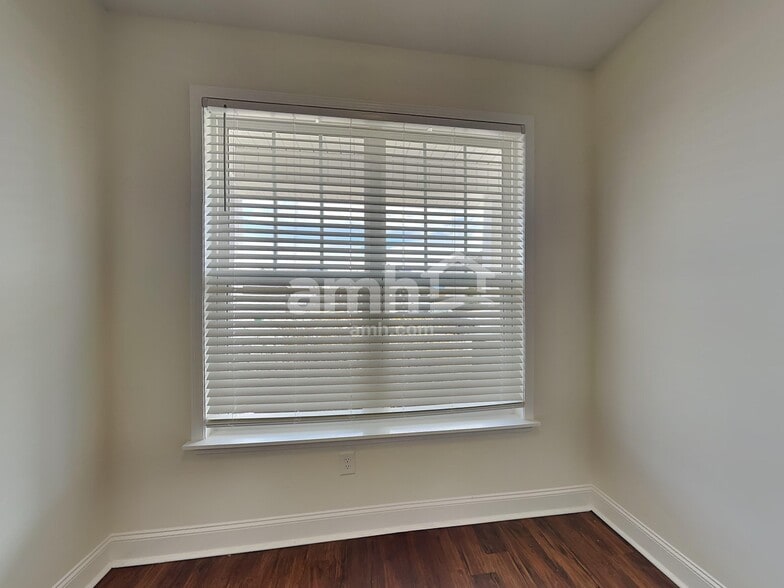 Building Photo - 574 Chantry Ln