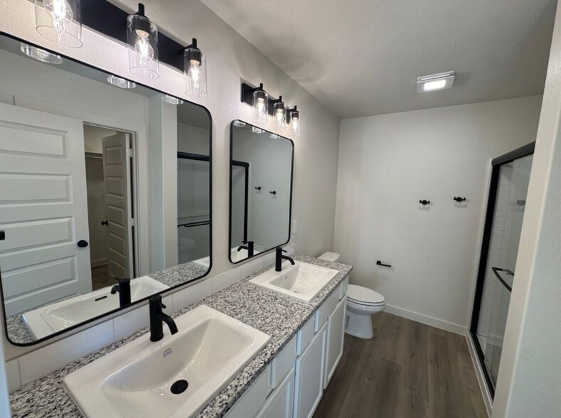 Building Photo - 240 Trailblazer Ln