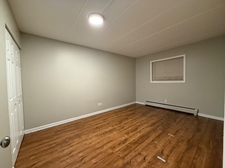 Building Photo - 154 E Bailey Rd