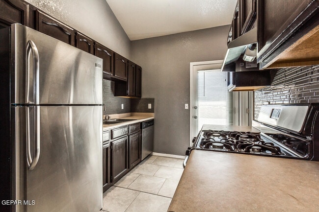 Building Photo - 14240 Bryce Dr