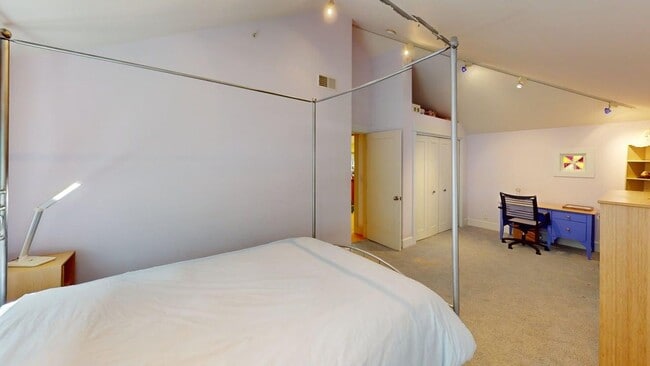 Building Photo - 76 Tamalpais-