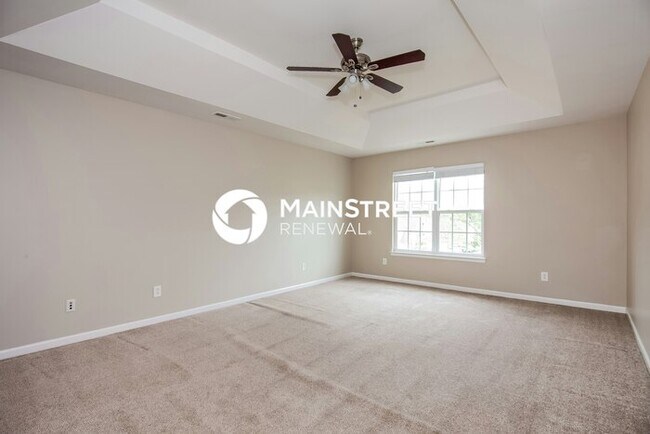 Building Photo - 4 Bedroom Pet-Friendly Home in Charlotte, NC with Main Street Renewal