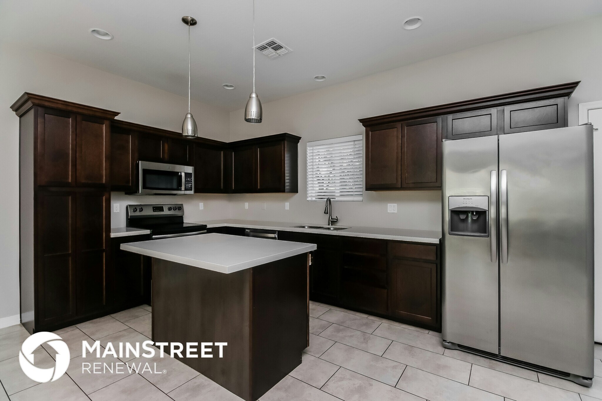 Building Photo - 2000 N 36th St